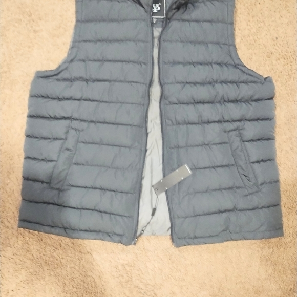 Winter vest - Picture 2 of 5